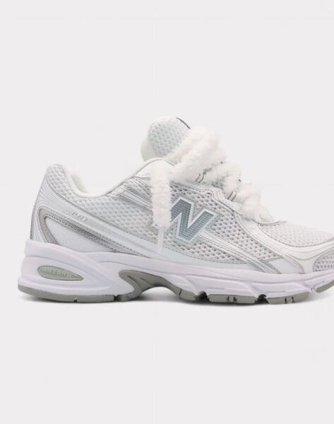 New Balance530, Lacet en satin