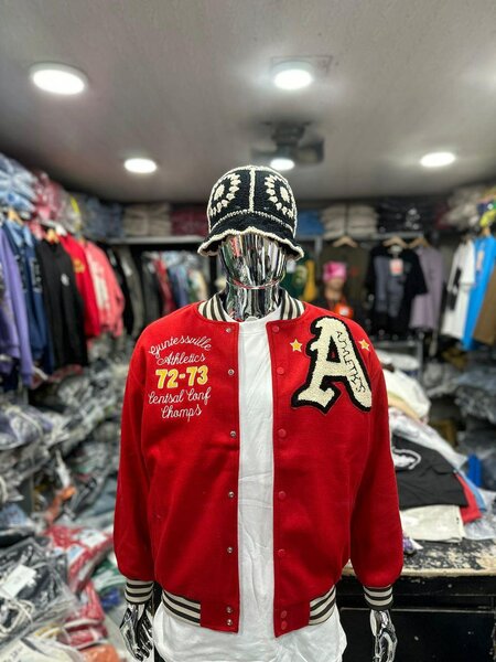 Pull homme et femme disponible