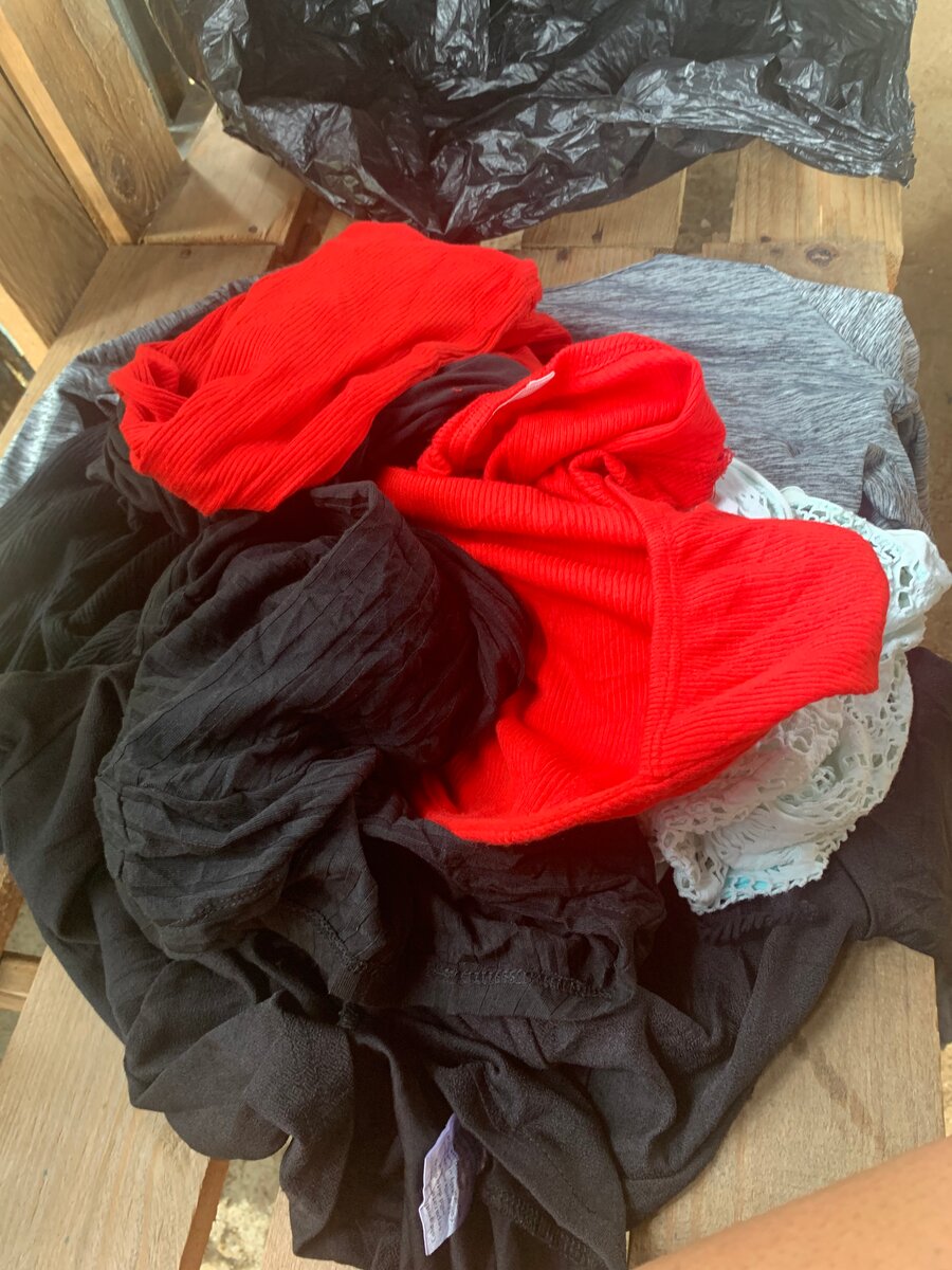 Lot de vêtements variés