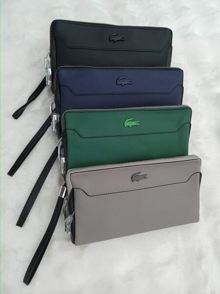 Sac Lacoste disponible
