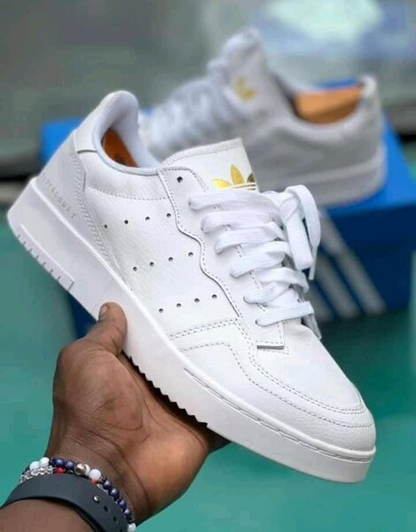 Baskets Adidas blanches