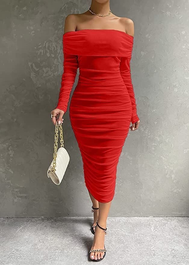 Robe moulante épaules dénudées