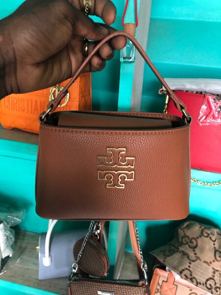 Mini sac à main en cuir marron