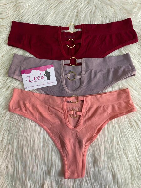 Strings et culottes pour femmes