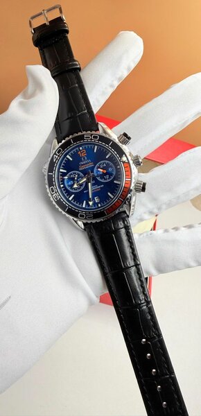 Montre élégante chronographe