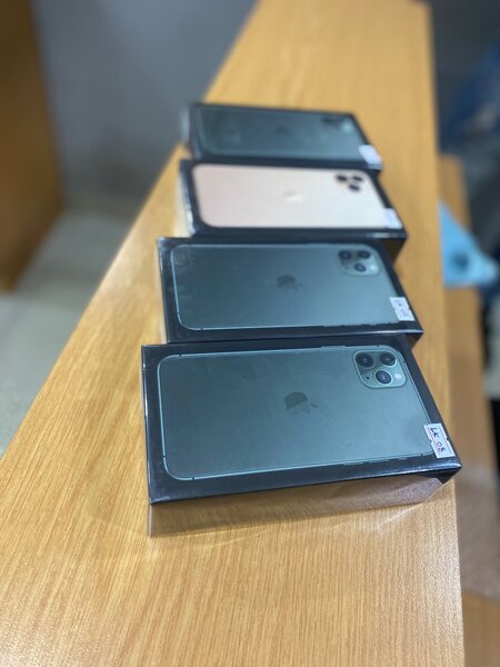 Brand new iPhone 11 Pro Max