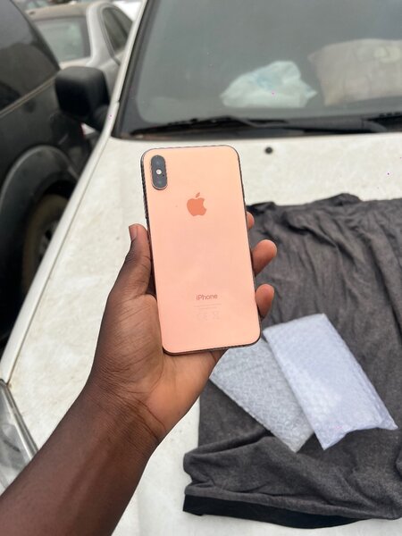 iPhone Xs 64GB Or