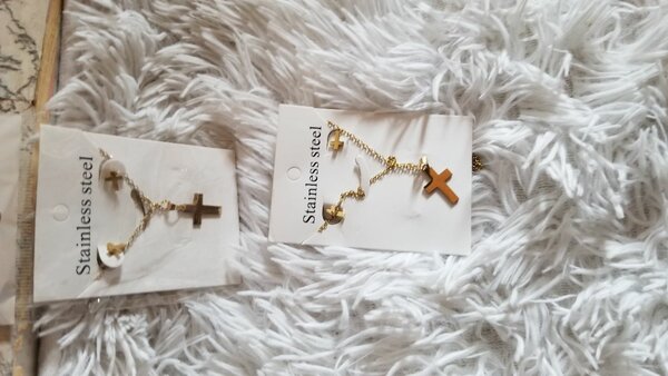 Collier croix en acier