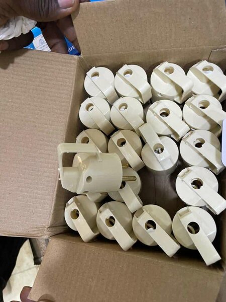 Ensemble d'adaptateurs prise électrique universel