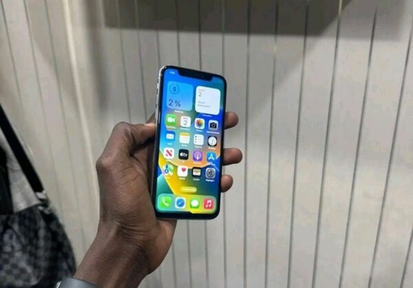 iPhone XR Blanc 64 Go Excellent État