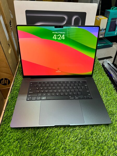 Apple MacBook Pro 2023 M3 Pro 16-Inch 18GB Apple M3 Pro SSD