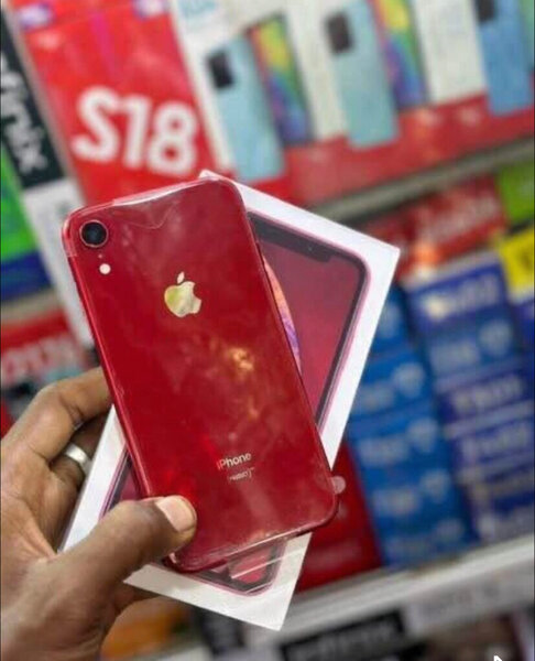 iPhone rouge performant 128 Go