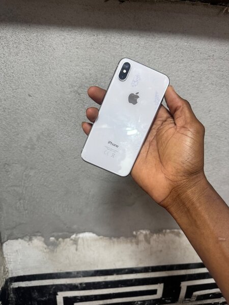 iPhone X 64 giga sans Face ID