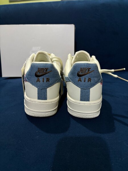 Nike Air Force 1 07 LX Denim Swoosh Boucle