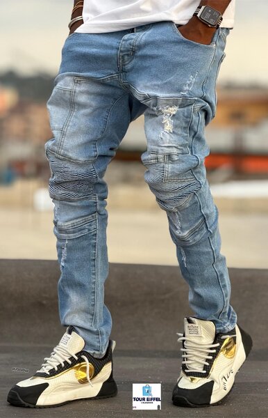 Jean moto déchiré tendance