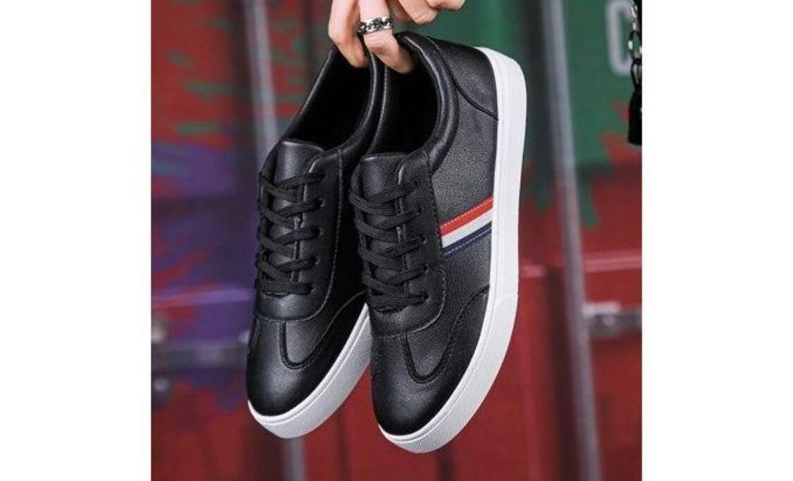 Sneakers en cuir noir élégant