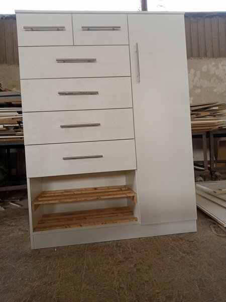 Side tables, chest of drawers