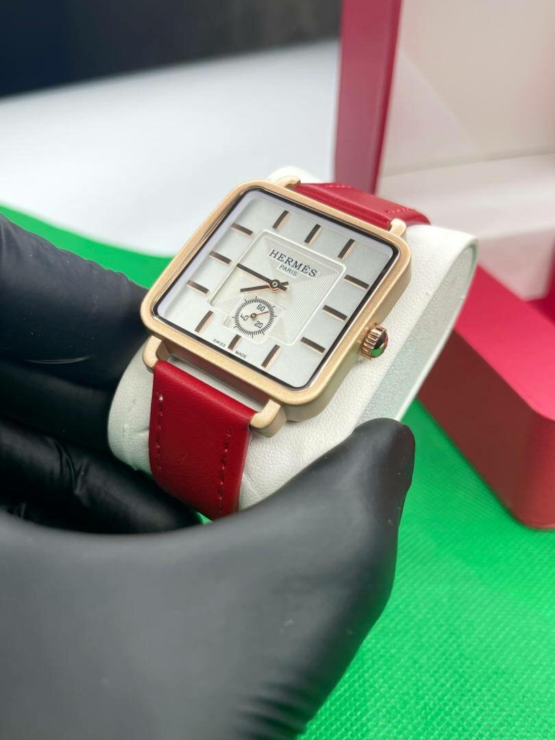 Montre Carrée Élégante Unisexe