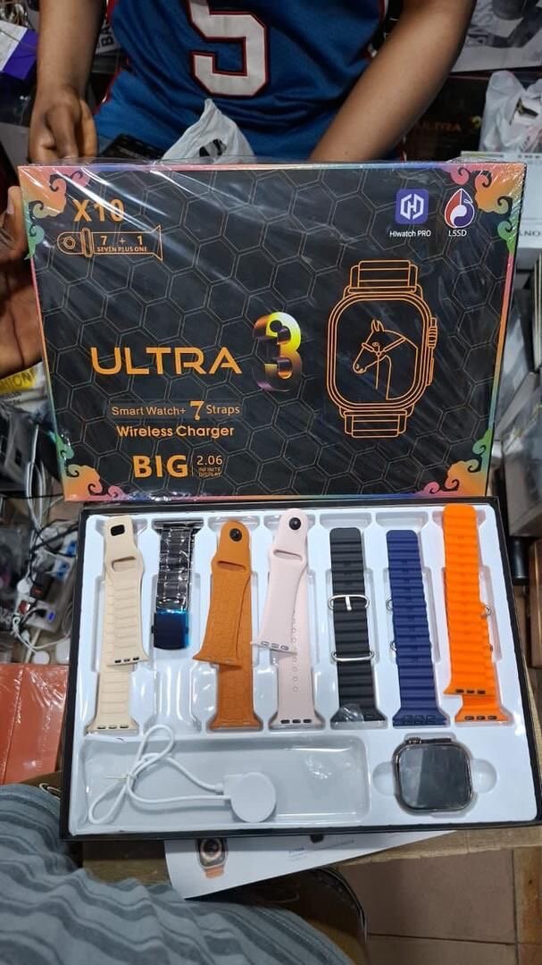 Montre connectée Ultra avec 7 bracelets