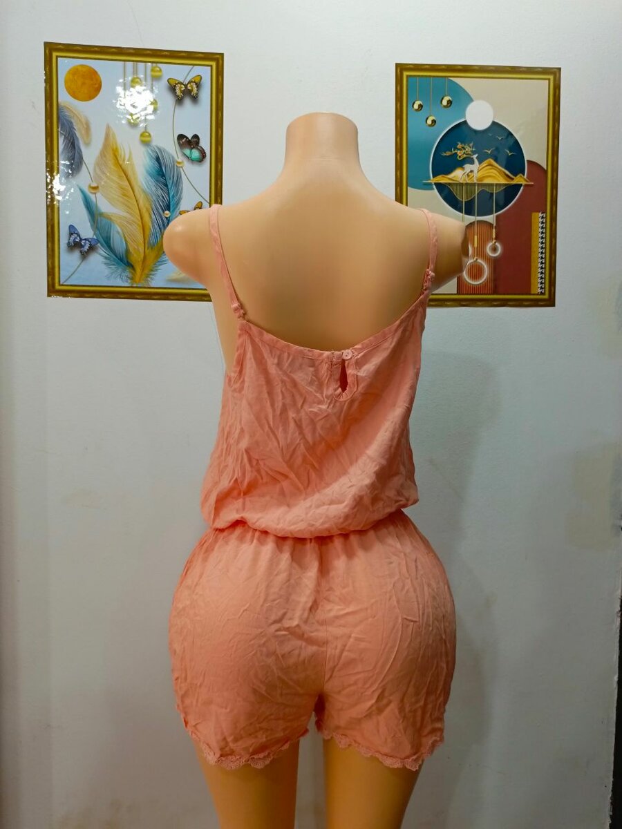 Combinaison légère en dentelle