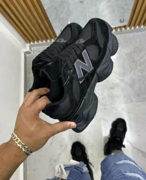 NEW BALANCE & NIKE SB