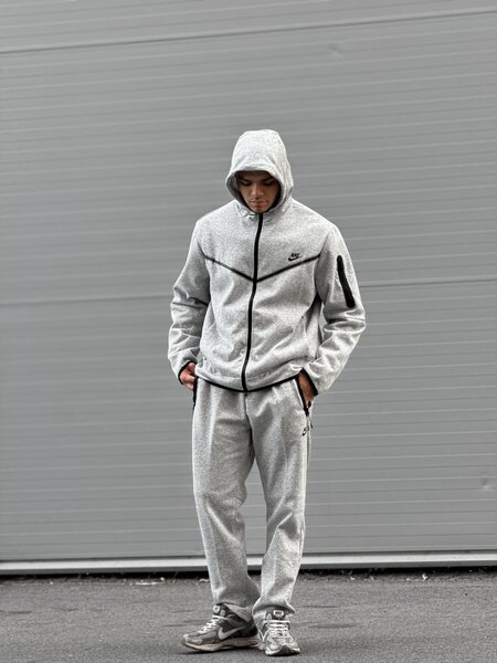 Двойка Nike Tech fleece