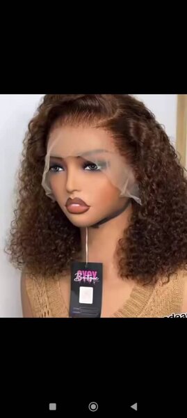 Perruque Frisée en Dentelle