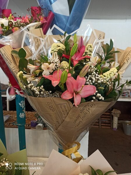 Лилия ,альстримерия