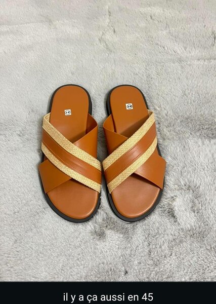 Sandales Croisées Élégantes