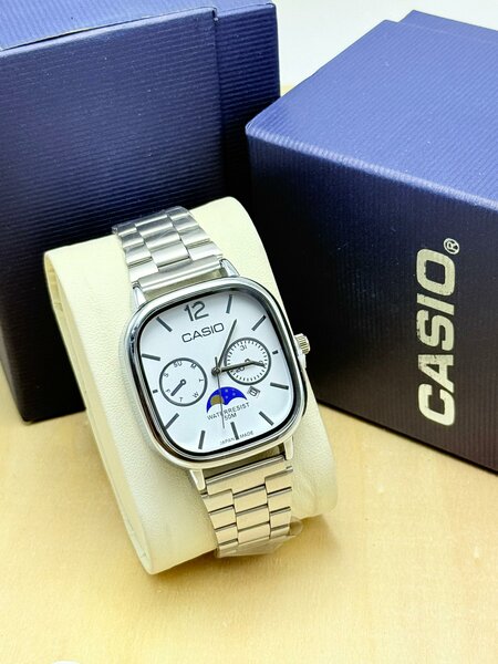 Casio Montre avec Phase Lunaire