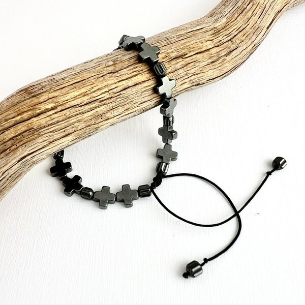 Bracelet croix hématite ajustable