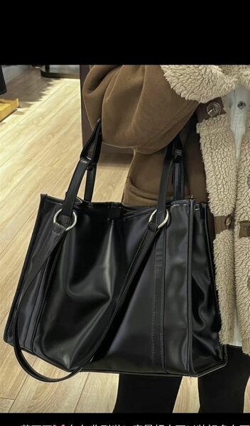 Вместительная сумочка на учебу