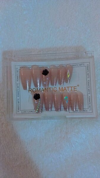 Ongles à Presser Romantiques