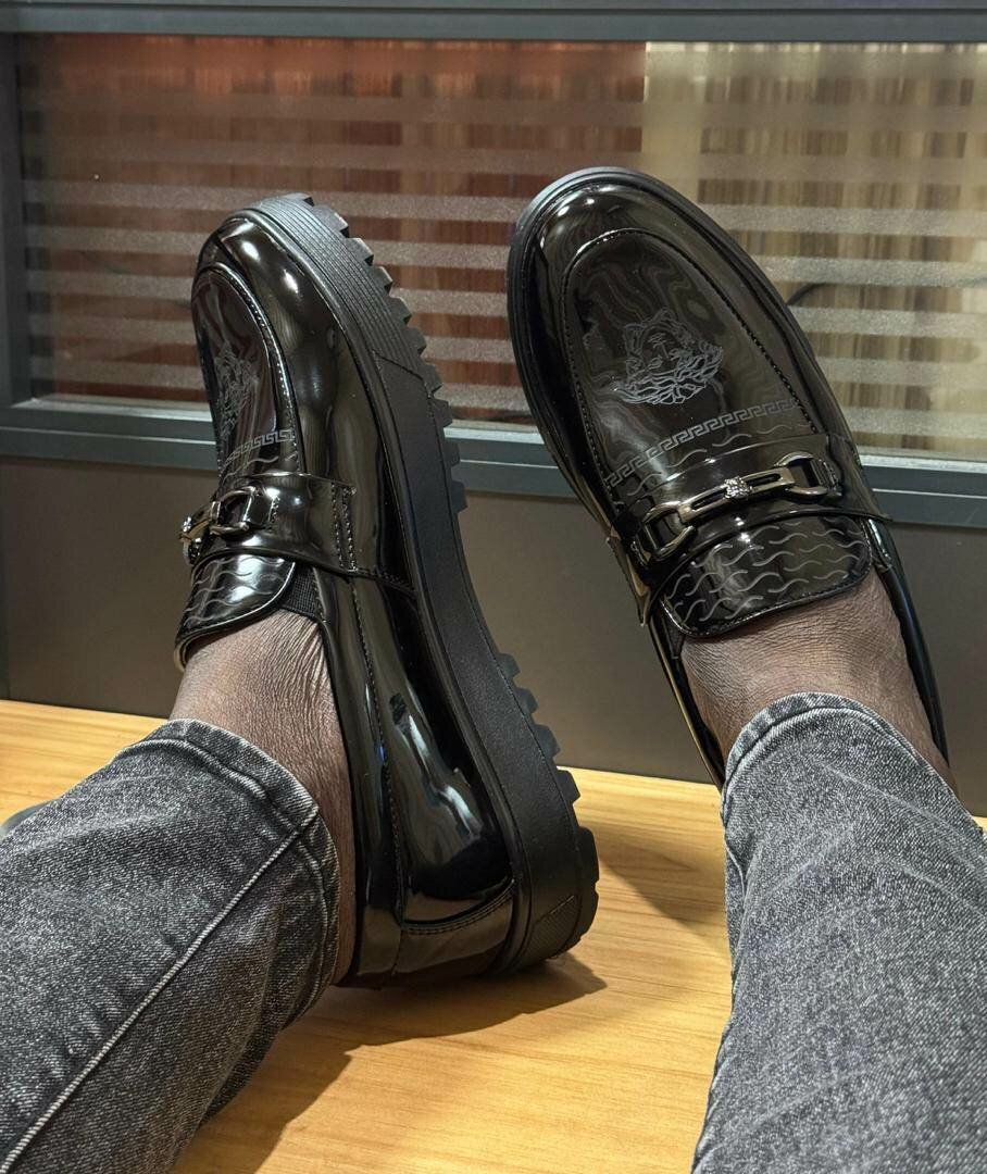 Mocassins en cuir noir élégants