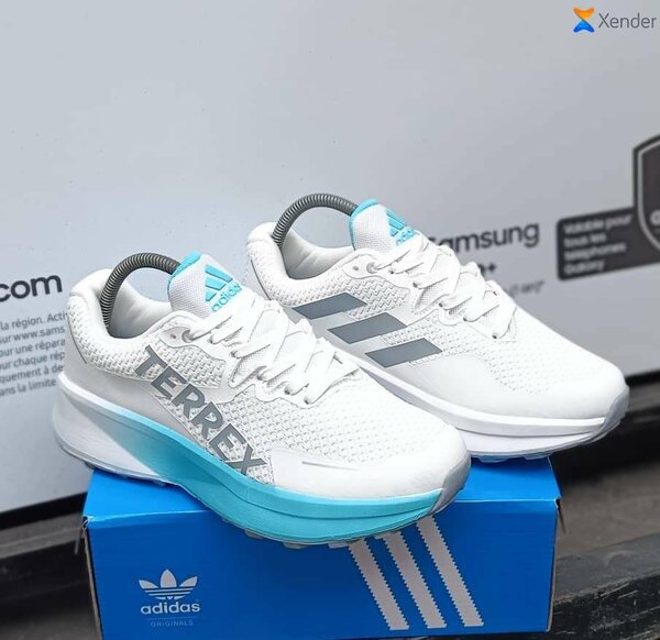 Chaussures de sport Adidas Terrex