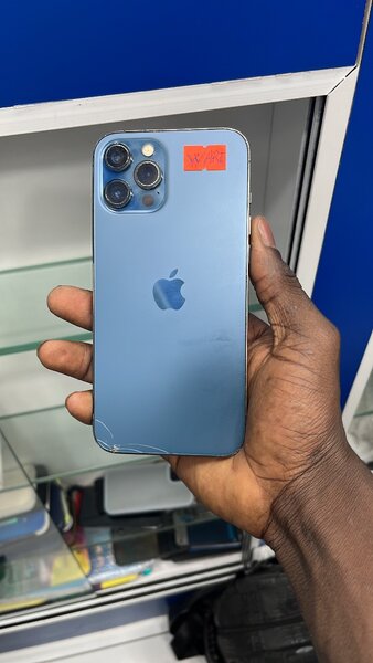 iPhone 12 Pro Max Bleu sans id