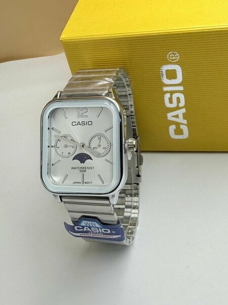 Montre Casio carrée blanche neuve coffret + bracelet