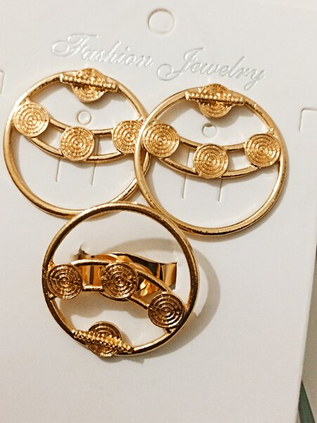 Boucles d'oreilles dorées