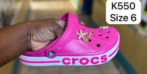 Crocs Pink Size 6