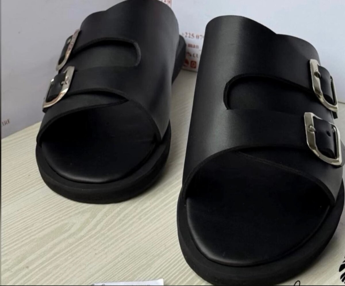 Sandales en cuir noir