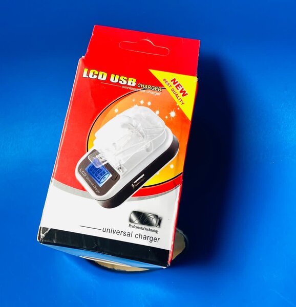 Chargeur Universel LCD USB