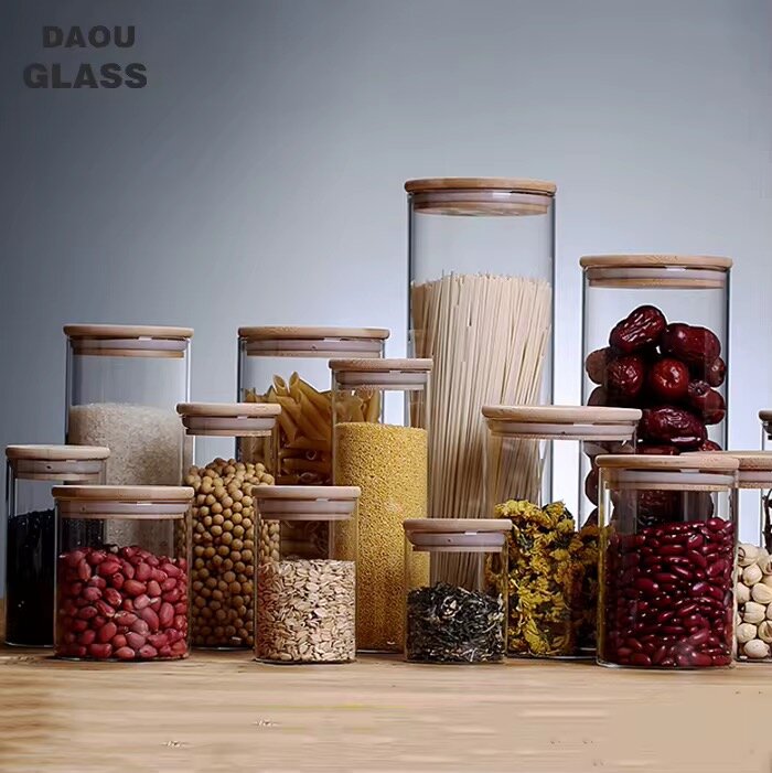 Bocaux en verre avec couvercles