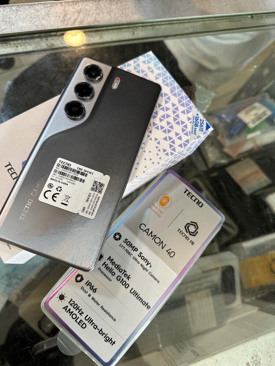 Tecno camon 40/256 giga 8 giga