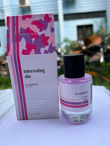 Parfum interesting she