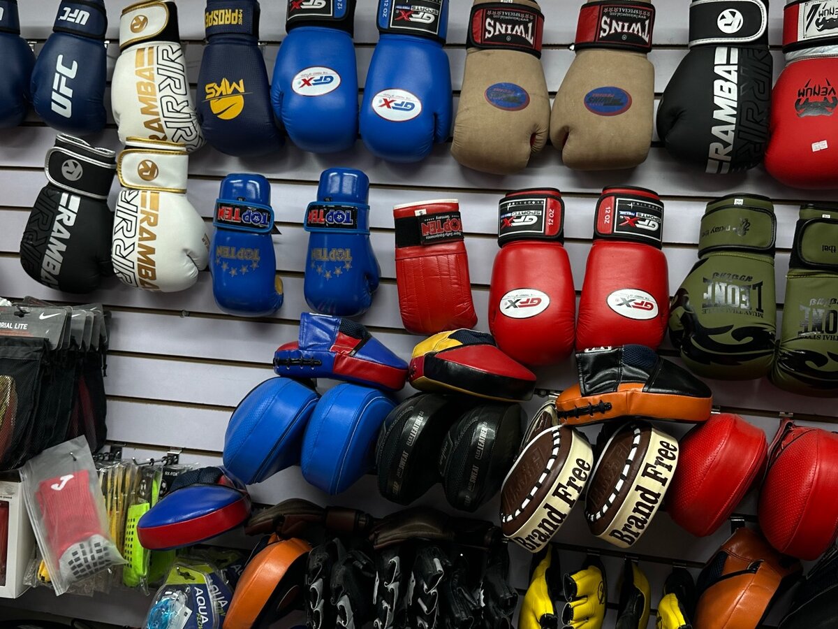 Боксерские перчатки