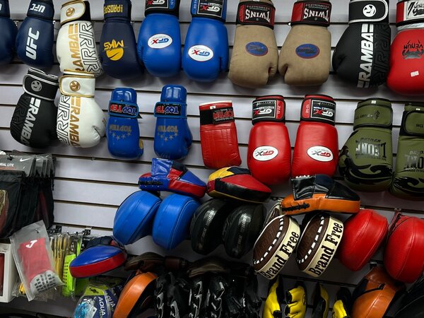 Боксерские перчатки