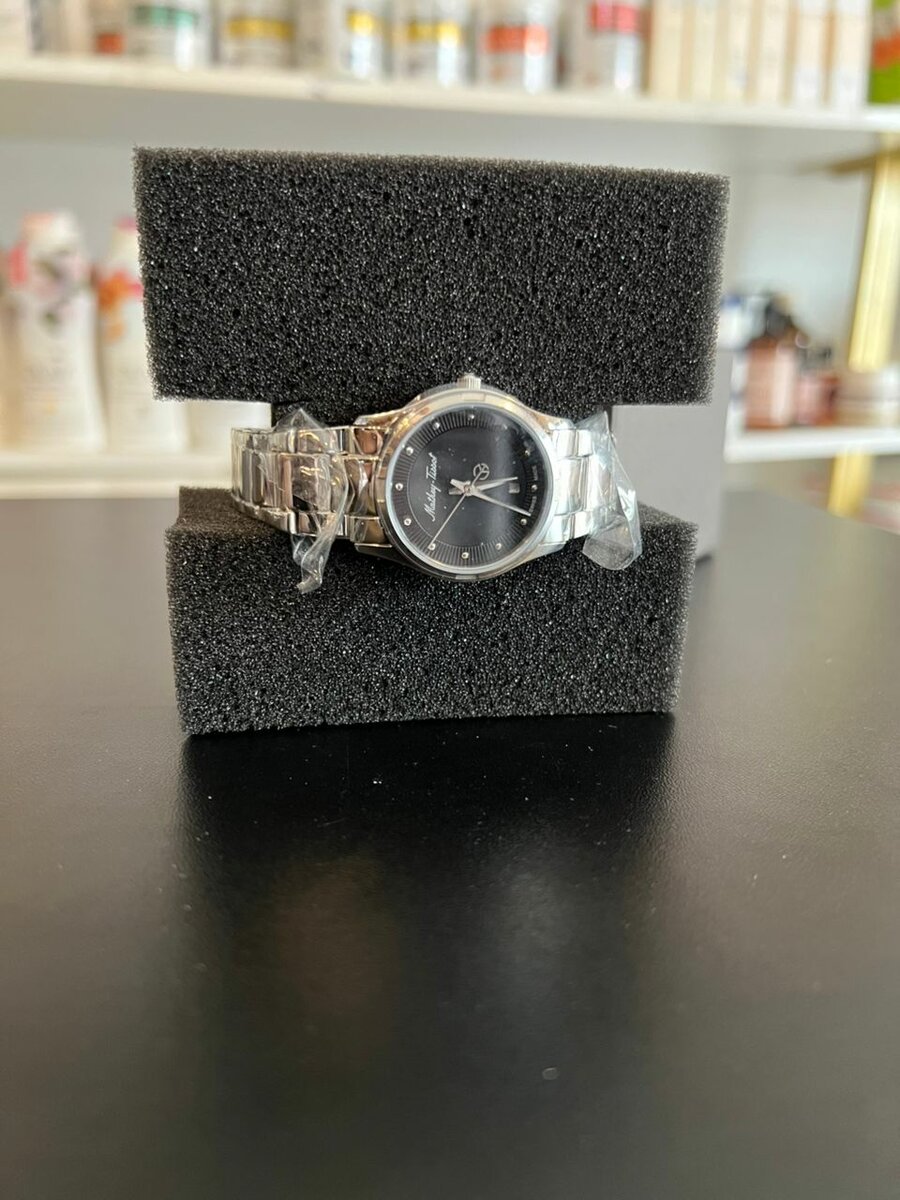 Montre élégante en acier inoxydable