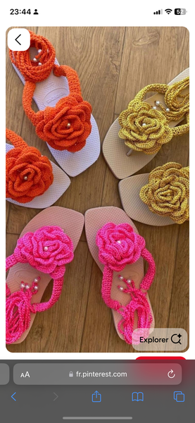 Sandales à fleurs crochetées