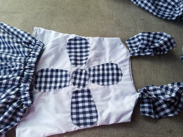 Robe enfant à carreaux élégante