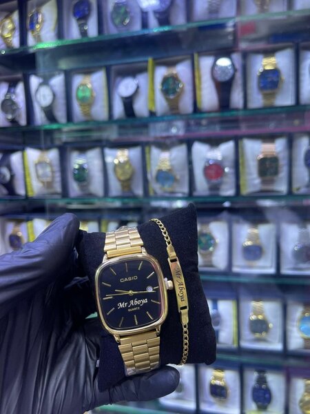 Montre Casio Or Élégante